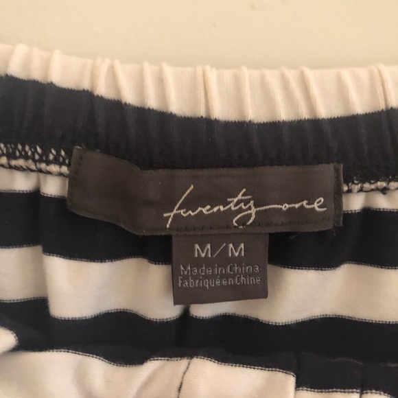 Navy and white strapless dress size medium - Picture 2 of 4